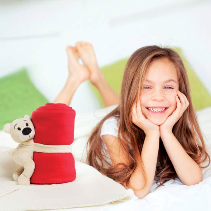 Fleece blanket with bear MANTA