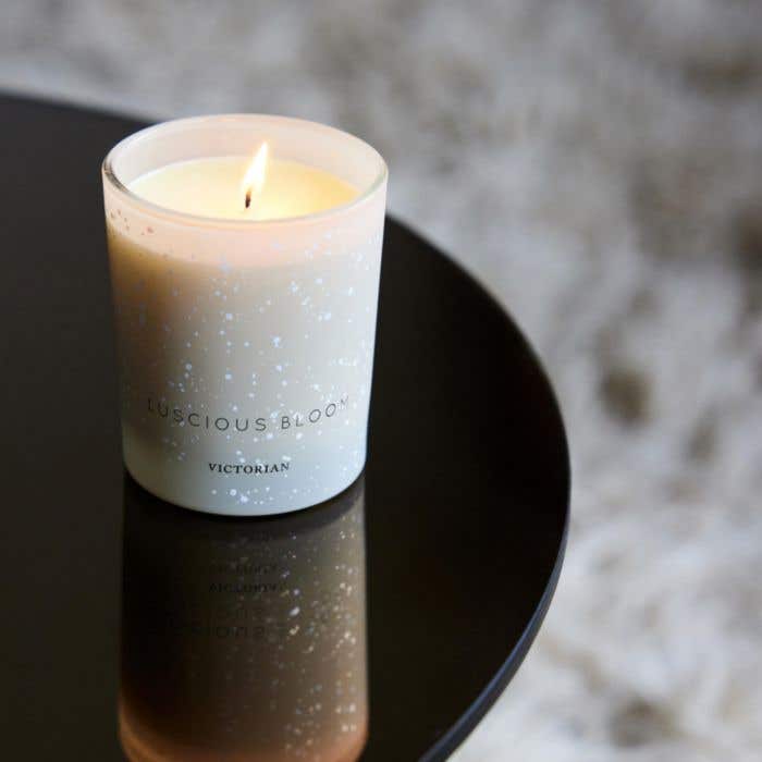 Victorian Kaars Luscious Bloom