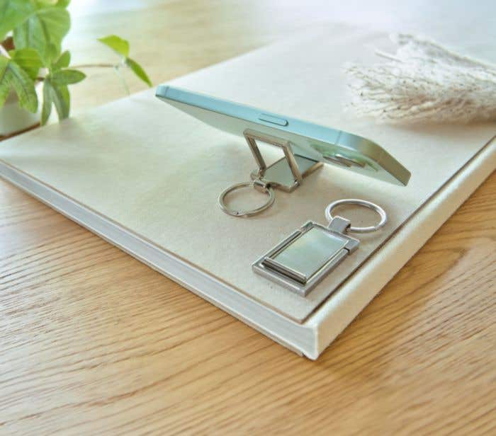 Sleutelhanger Colin | Metaal | Telefoonstandaard