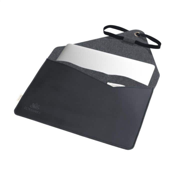 Made Out Of laptophoes | Gerecycled vilt | 15 inch