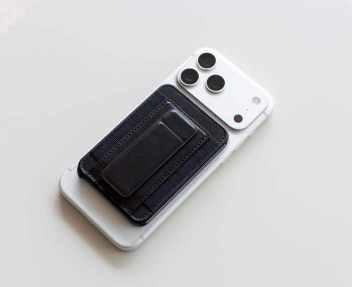 BrandCharger pasjeshouder Wally Stand Pro | 6 pasjes | Telefoonhouder