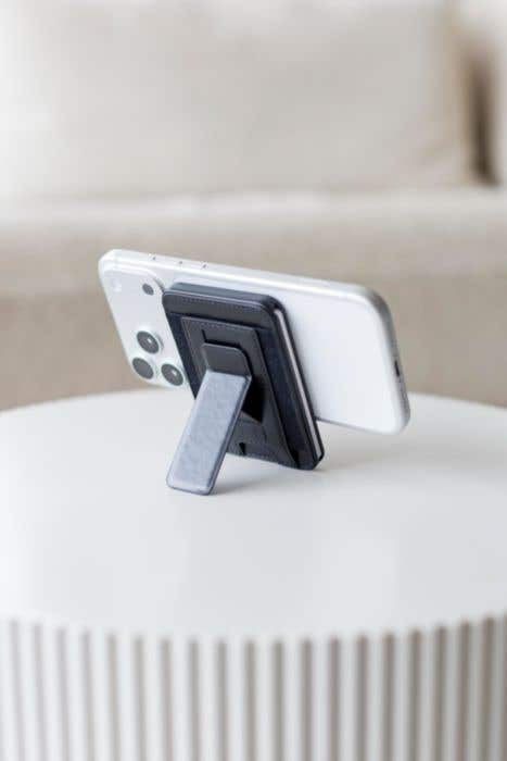 BrandCharger pasjeshouder Wally Stand Pro | 6 pasjes | Telefoonhouder
