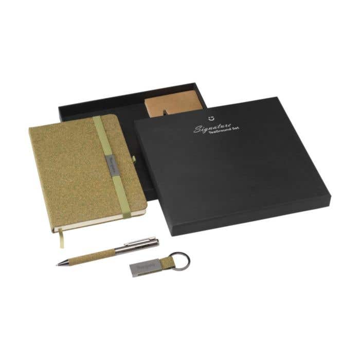 Geschenkset Signature TeaGround | Notitieboek, balpen en sleutelhanger | FSC® papier | In giftbox