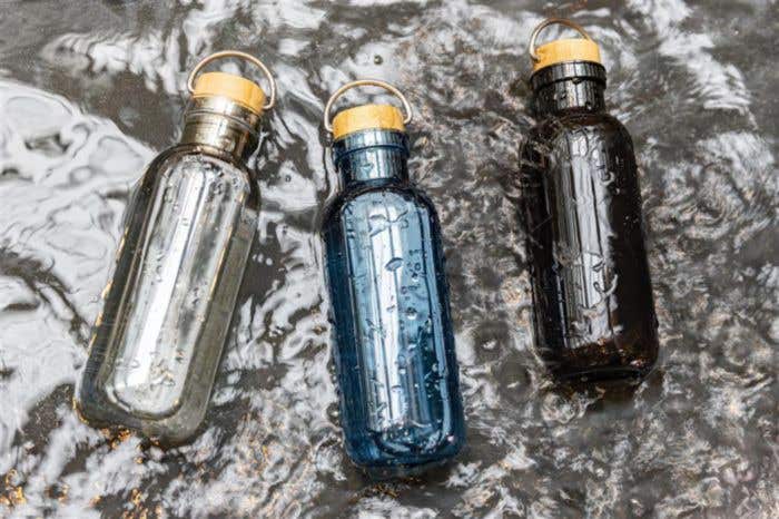 GRS rPET fles met bamboe deksel en handvat [680 ml]